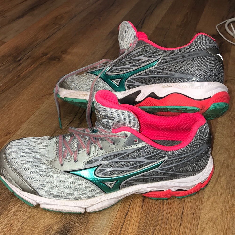 Mizuno wave catalyst 2
